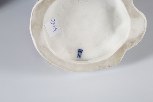 Loro de porcelana esmaltada.Doccia, Florencia, S. XIX