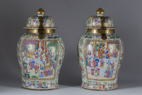 Pareja de tibores con esmaltes de la familia rosa.Cantón, 