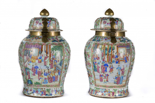 Pareja de tibores con esmaltes de la familia rosa.Cantón, 