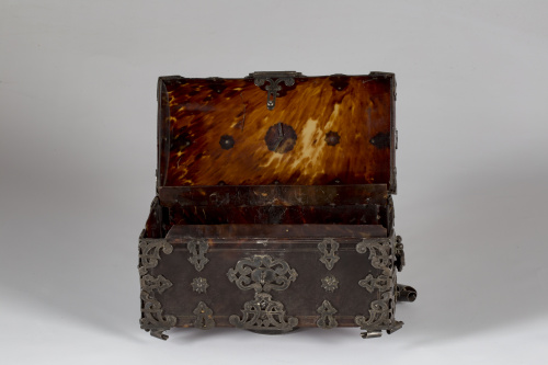 Arqueta de carey con aplicaciones de plata.Trabajo mejican