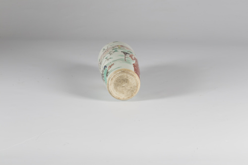 Pequeño jarrón en porcelana esmaltada “Familia verde”.Chin