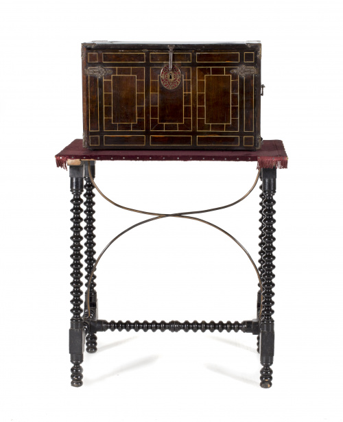 Escritorio de muestra cubierta en madera de palosanto con a