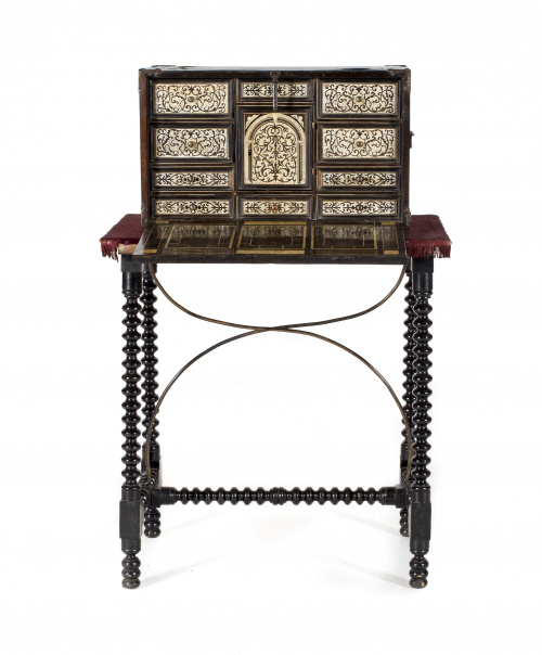 Escritorio de muestra cubierta en madera de palosanto con a