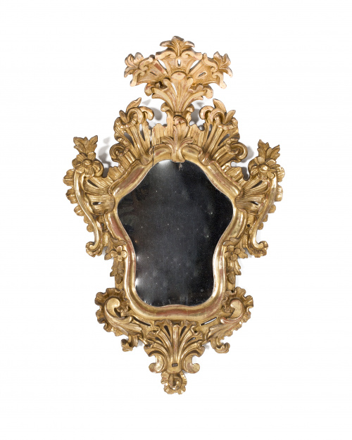 Cornucopia en madera tallada, estucada y dorada.España, S.