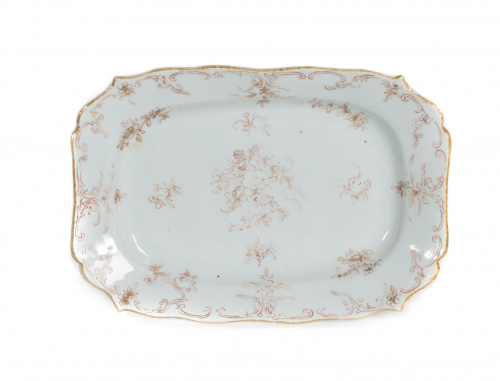 Fuente en porcelana de Compañía de Indias.China, S. XVIII