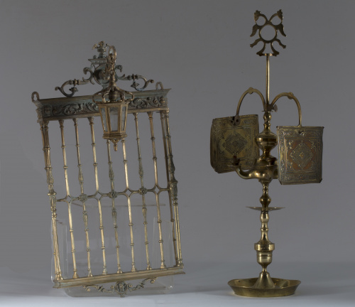 Lámpara de mesa de bronce, de estilo Sefardí.Trabajo españ