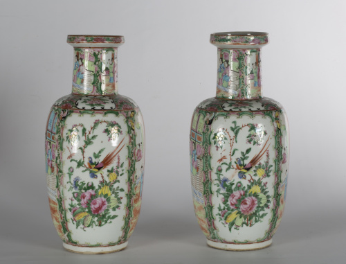 Pareja de jarrones “rouleau” en porcelana Canton de la “Fam