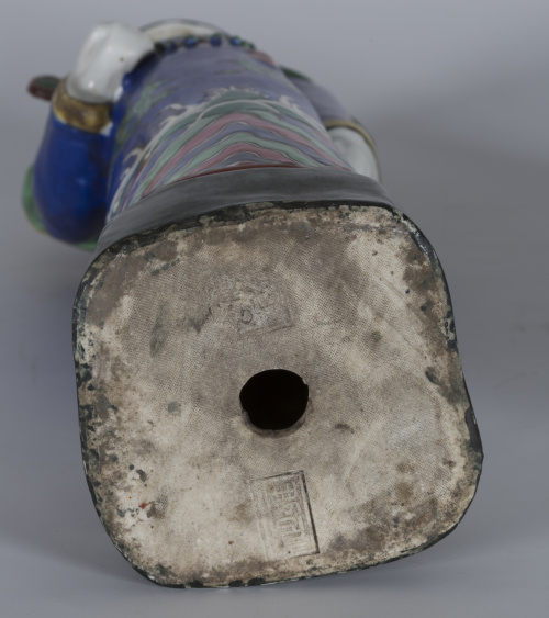 Figura en porcelana, representando al emperador YongzhengC