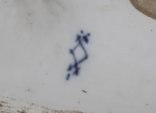 “La caza”Grupo escultórico de porcelana esmaltada.París, 