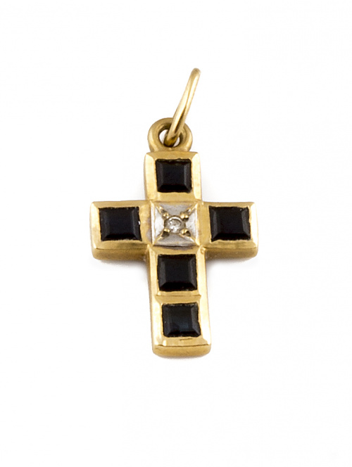 Lote de dos cruces en oro de 18K.
