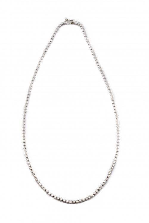 Collar con frente rivière de brillantes en oro blanco de 19