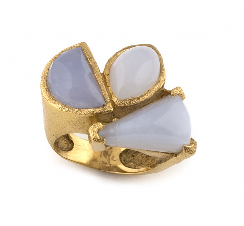 Sortija asimétrica con tres ágatas de diferentes tallas en 