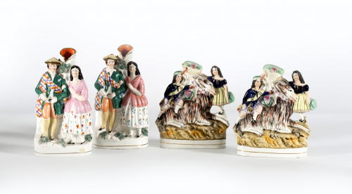 “Spillvases”, en cerámica esmaltada con figuras de escocese