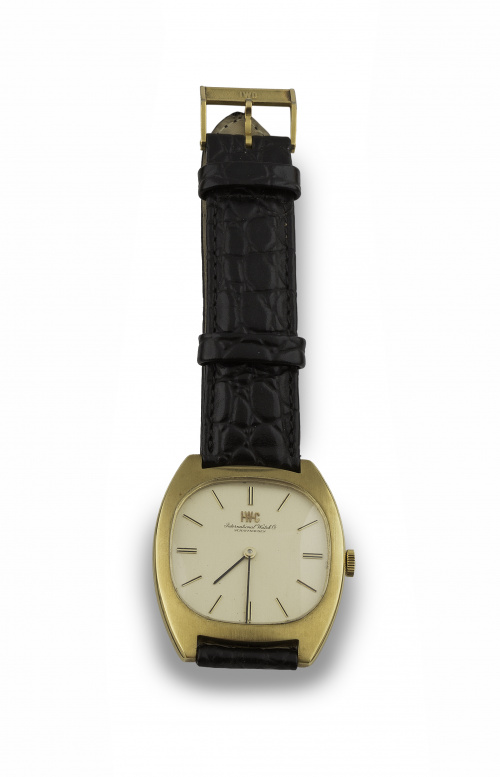 Reloj INTERNATIONAL WATCH Schaffhausen c.1960 en oro de 18K