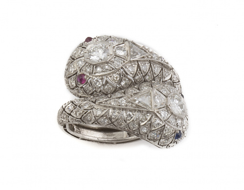 Sortija estilo Art-Decó con dos cabezas de serpientes cuaja