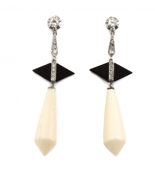 Pendientes largos Art-Decó con péndulos de  marfil que pend
