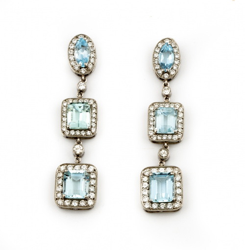 Pendientes largos con tres aguamarinas talla navette y esme
