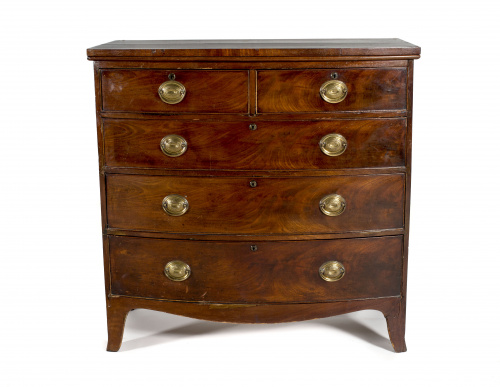 Cómoda “Bow-Fronted”Jorge III en madera de caoba, palma de 