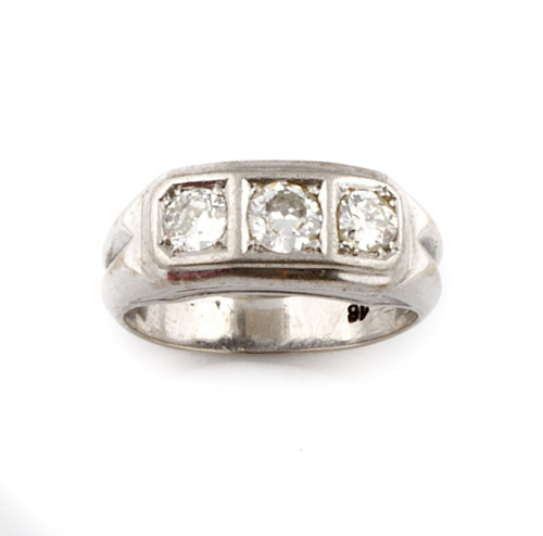 Sortija tresillo de pp s.XX con tres brillantes de talla an