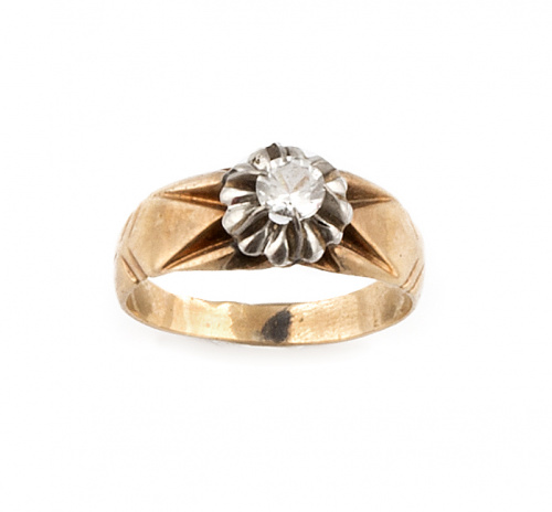 Lote de dos sortijas de pp. S.XX con solitario de símil bri