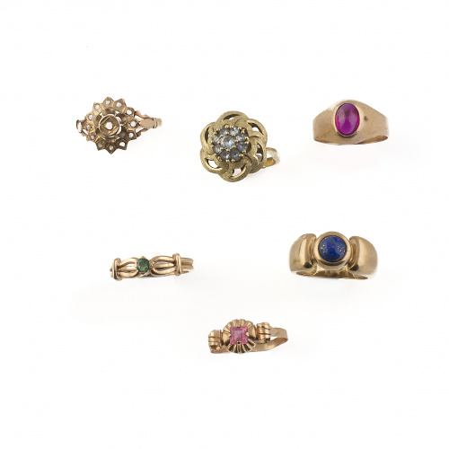 Conjunto de seis sortijas en oro amarillo de 18K