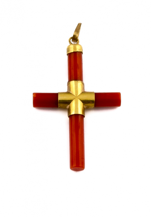 Lote de dos cruces colgantes de coral