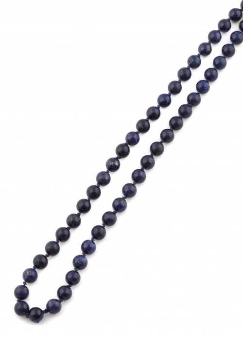 Collar largo de cuentas de lapislázuli de 9 mm.