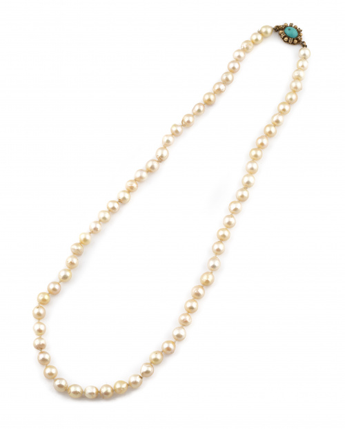 Collar de perlas cultivadas de tamaño entre 8 y 10 mm. de d