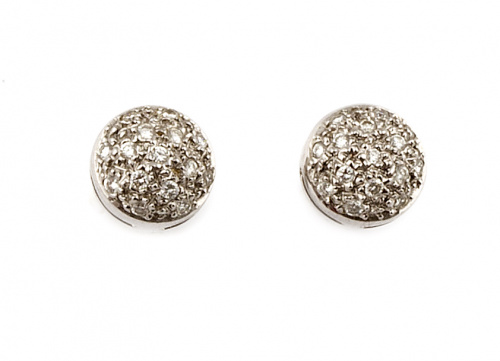 Pendientes semiesfera cuajada de brillantes que suman 1 ct 