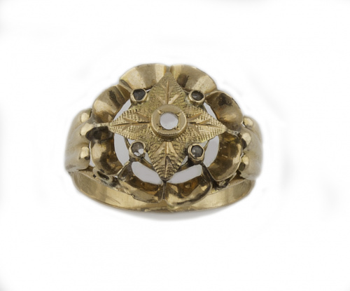 Sortija flor de ff. S. XIX en oro de 18K. con zafiros blanc