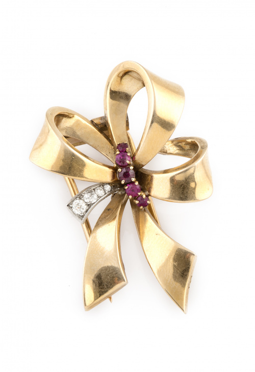 Broche clip lazo años 40 con banda de brillantes y rubíes e
