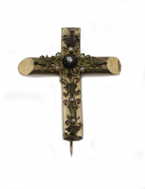 Broche cruz S.XIX con motivos aplicados de hojas e hilo de 