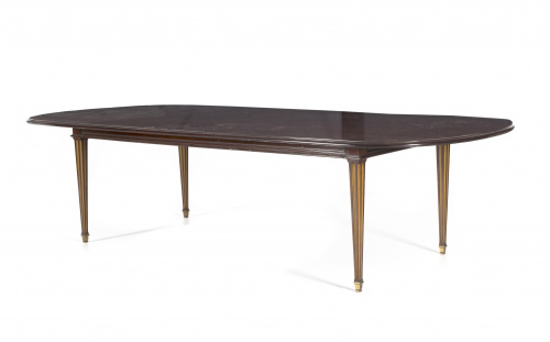 Mesa de comedor estilo Luis XVI de Herraiz en madera de cao