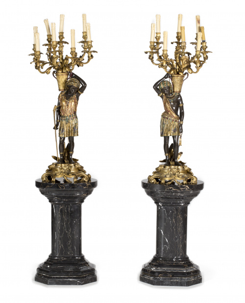 Pareja de candelabros “blackamoors” de ocho brazos de luz, 