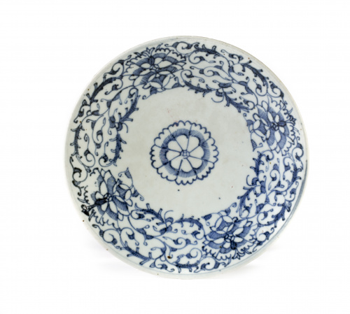 Plato en porcelana azul y blanca.China, dinastía Qing S. X