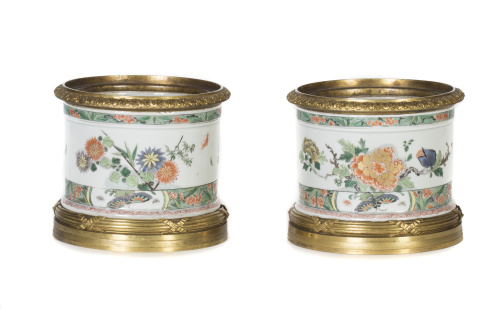 Pareja de maceteros en porcelana familia verde.China, S. X