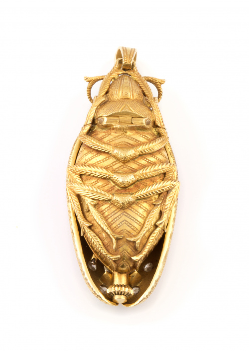 Reloj joya colgante de pp.S.XX con diseño de escarabajo rea
