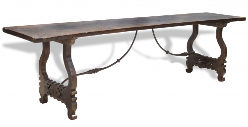 Mesa de refectorio de madera de nogal, con tapa del S. XVII