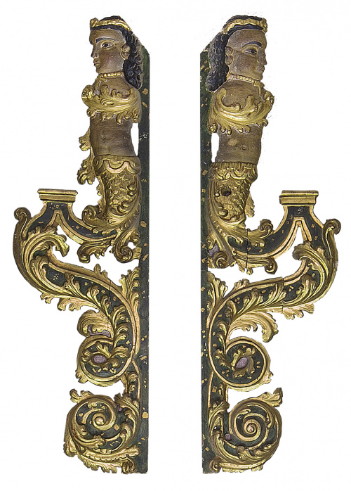 Pareja de indios tenantes de blasón, madera tallada y parci