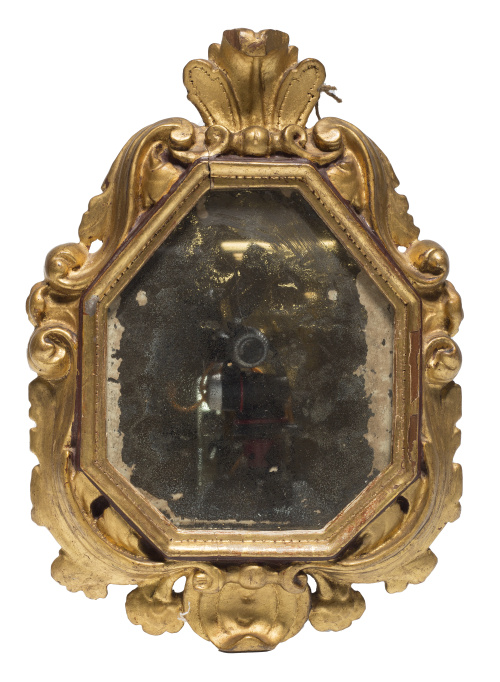 Pareja espejos de madera tallada y dorada, época de Felipe 