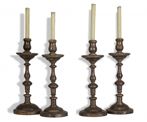 Pareja de hacheros de madera tallada y corleada.Trabajo es