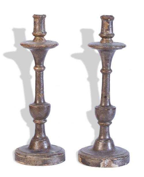 Pareja de hacheros de madera.Trabajo español, S. XVII. 