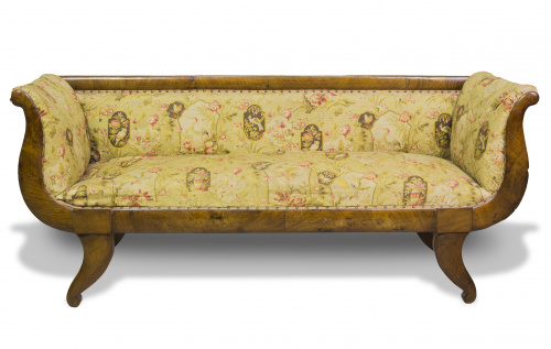 Sofá de madera de nogal.Trabajo español, h. 1830 - 1840.