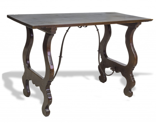 Mesa centro con patas en forma de lira