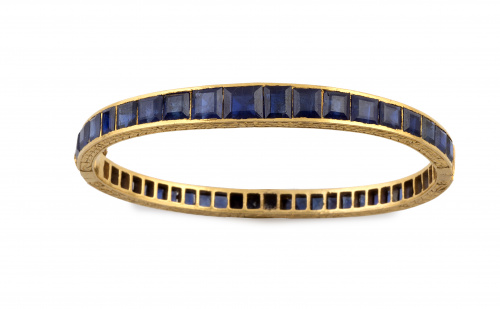 Brazalete rígido Art-Decó de zafiros de talla carré calibra