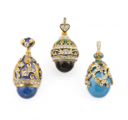 Lote de tres charms colgantes en forma de huevo de pascua e