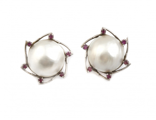 Pendientes con perlas mabe de 18,5 mm en marcos a modo de s