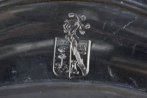 Juego de nueve platos Carlos IV  en plata con escudo de hid