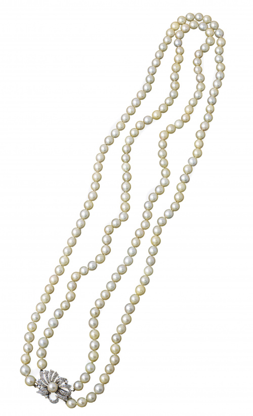 Collar años 50 de dos hilos de perlas cultivadas, con cierr