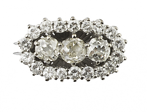 Sortija de platino y brillantes años 50, con tres brillante